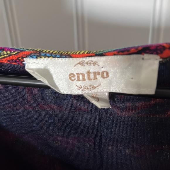 Gorgeous Entro Tunic - Picture 2 of 5